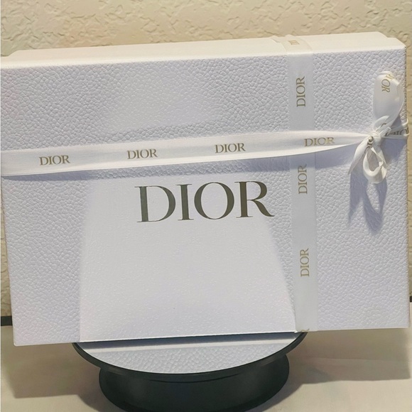 DIOR LIPSTICK 💄 (4) & DIOR TRAVEL POUCH (2) TOILETRY COSMETIC BAG INC. BOX SET - Picture 8 of 12